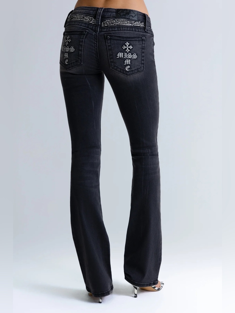 moving sale 💕 NWOT miss me gabriette jeans in dark grey/washed black size 26long